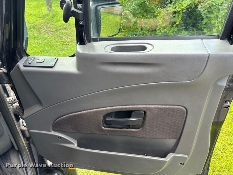 image for item EC3841 2012 International 4300 rollback truck