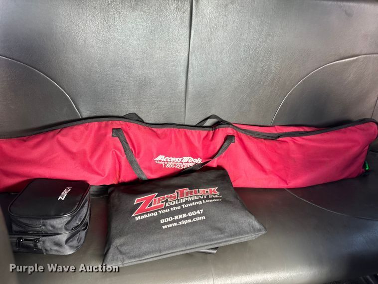 image for item EC3841 2012 International 4300 rollback truck