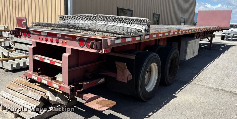 image for item EC3848 2004 Transcraft TL-80K F2 flatbed trailer