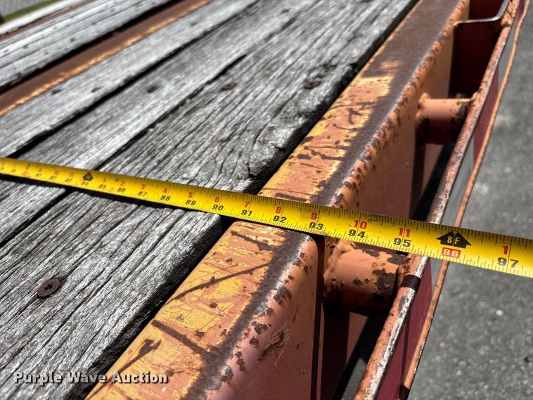 image for item EC3848 2004 Transcraft TL-80K F2 flatbed trailer