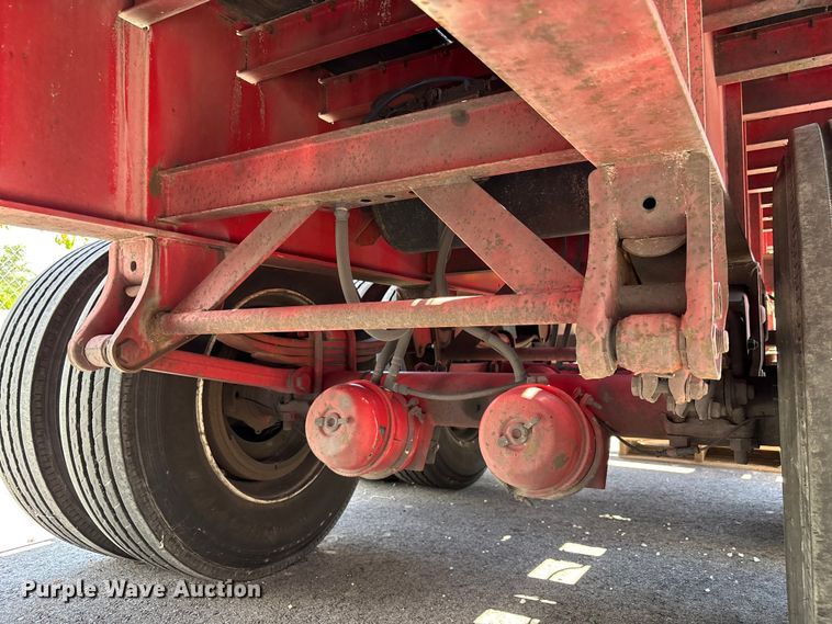 image for item EC3848 2004 Transcraft TL-80K F2 flatbed trailer