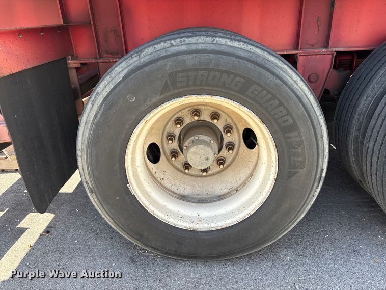 image for item EC3848 2004 Transcraft TL-80K F2 flatbed trailer