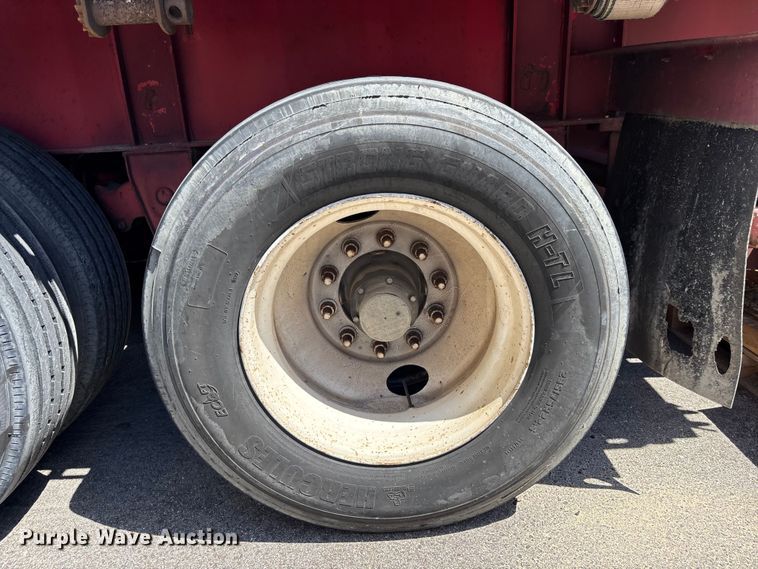 image for item EC3848 2004 Transcraft TL-80K F2 flatbed trailer