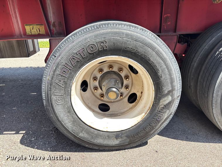 image for item EC3848 2004 Transcraft TL-80K F2 flatbed trailer