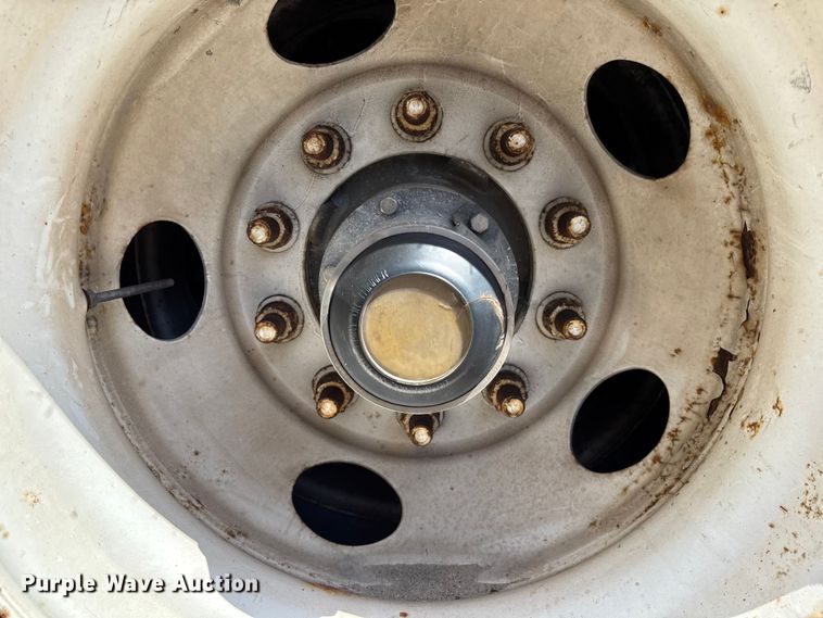 image for item EC3848 2004 Transcraft TL-80K F2 flatbed trailer