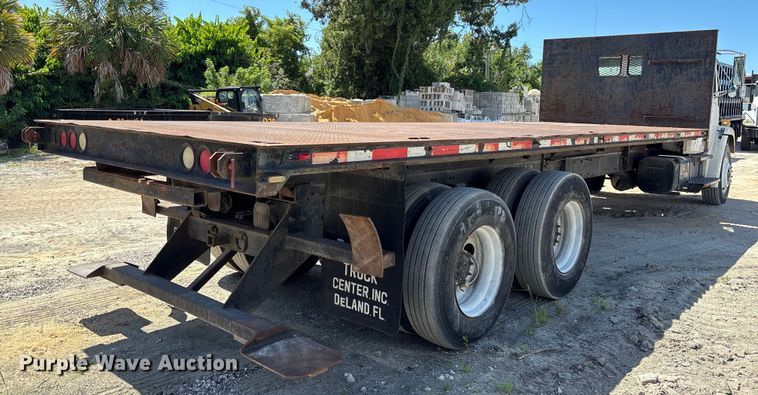 image for item EC3850 2001 Freightliner FL80 flatbed truck