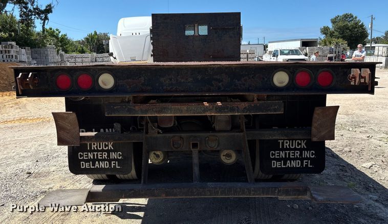 image for item EC3850 2001 Freightliner FL80 flatbed truck