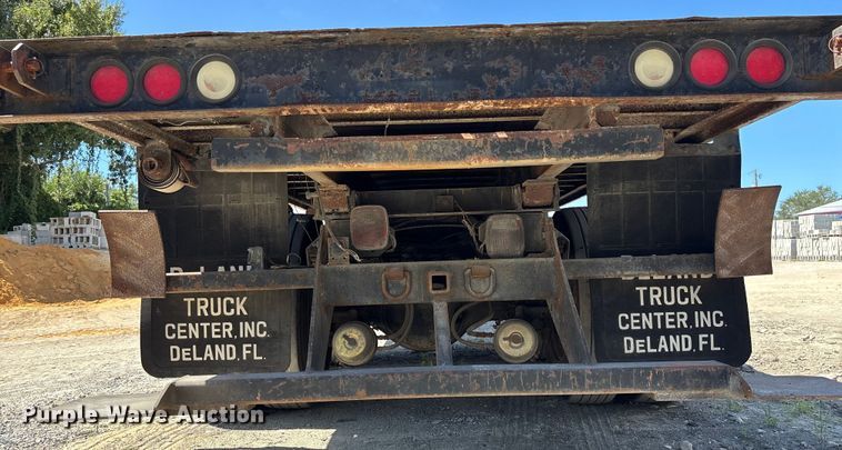 image for item EC3850 2001 Freightliner FL80 flatbed truck