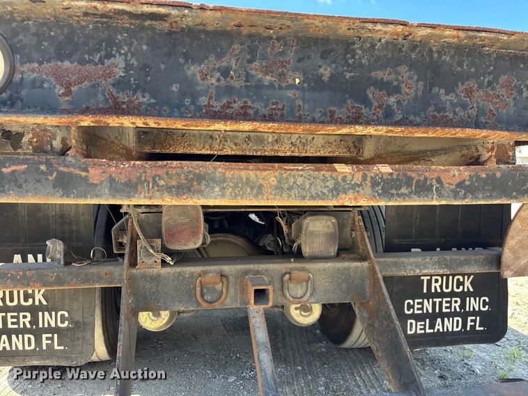 image for item EC3850 2001 Freightliner FL80 flatbed truck