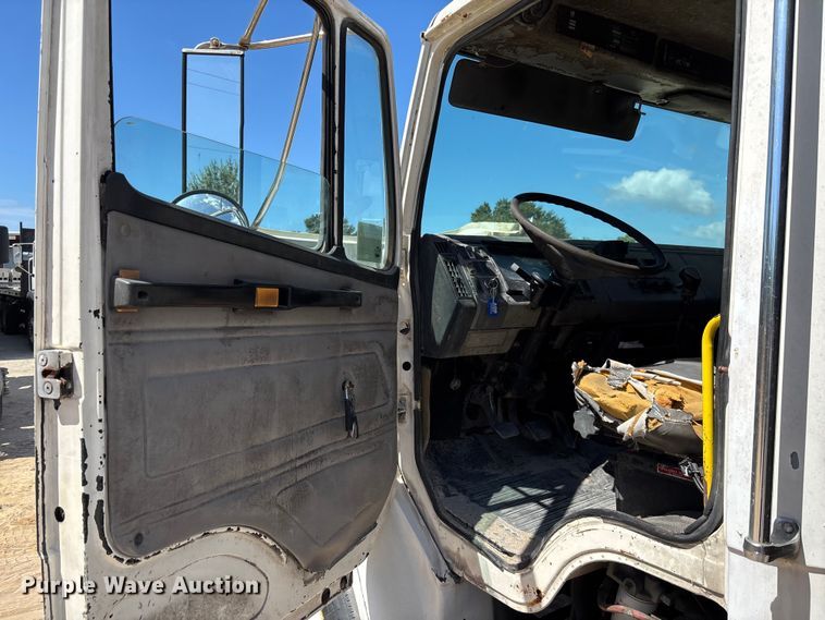 image for item EC3850 2001 Freightliner FL80 flatbed truck