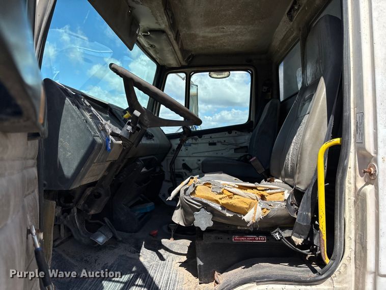 image for item EC3850 2001 Freightliner FL80 flatbed truck