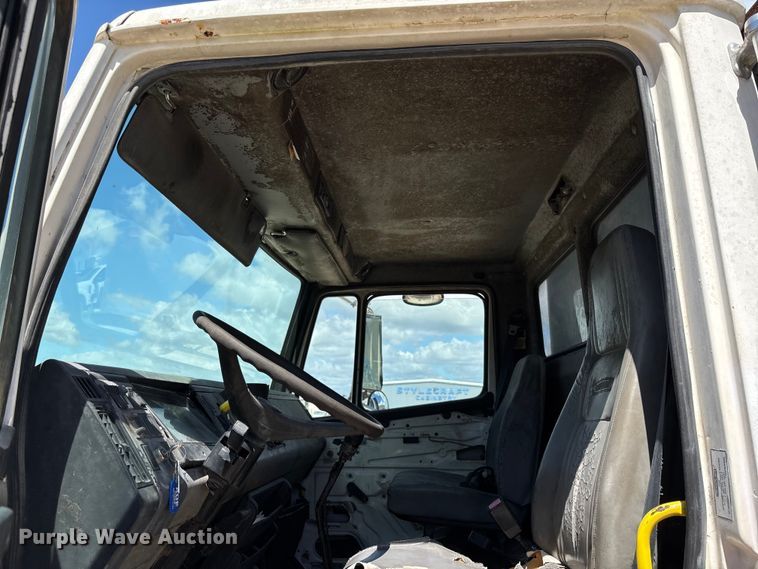 image for item EC3850 2001 Freightliner FL80 flatbed truck