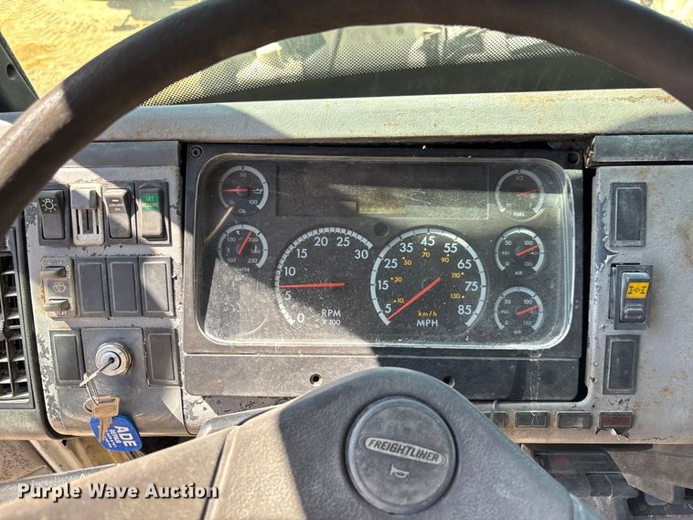 image for item EC3850 2001 Freightliner FL80 flatbed truck