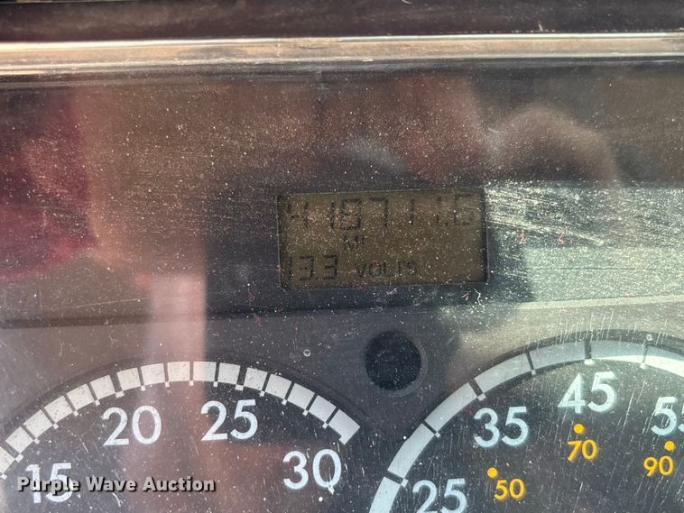 image for item EC3850 2001 Freightliner FL80 flatbed truck