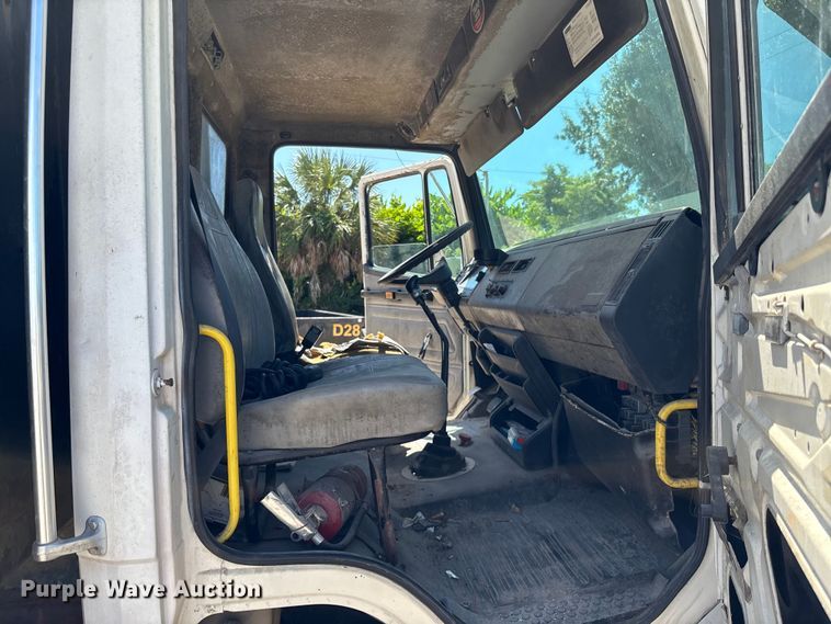 image for item EC3850 2001 Freightliner FL80 flatbed truck