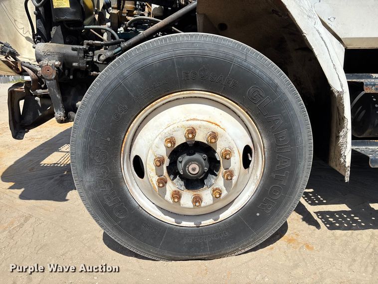 image for item EC3850 2001 Freightliner FL80 flatbed truck