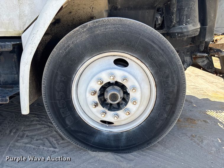 image for item EC3850 2001 Freightliner FL80 flatbed truck