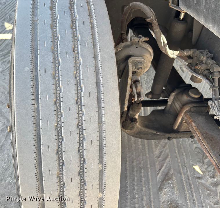 image for item EC3850 2001 Freightliner FL80 flatbed truck