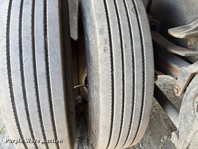 image for item EC3850 2001 Freightliner FL80 flatbed truck