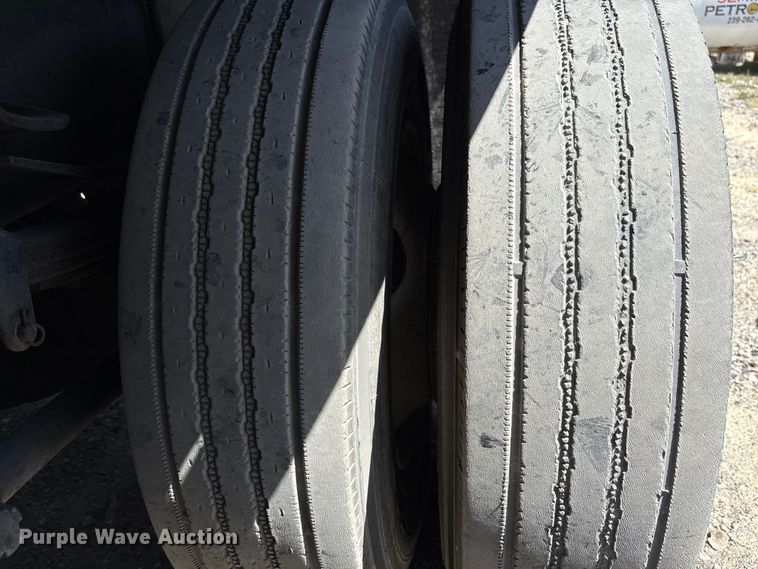 image for item EC3850 2001 Freightliner FL80 flatbed truck