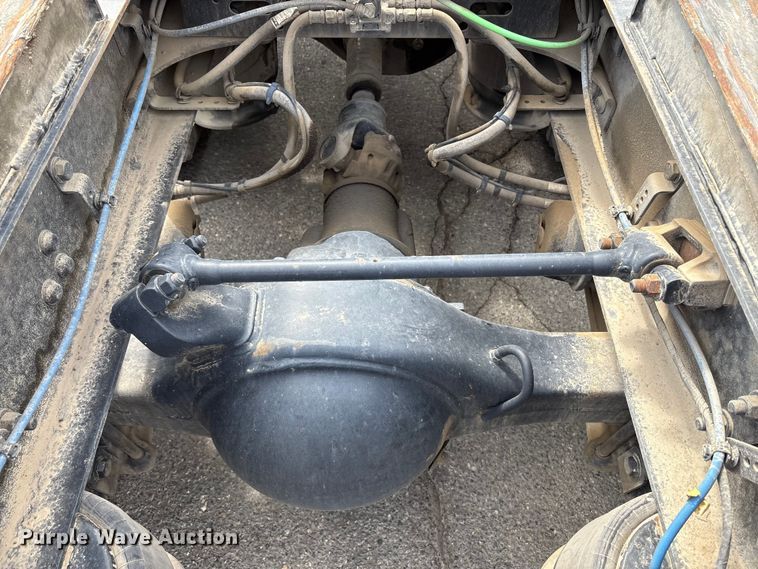 image for item EC8016 2019 Freightliner Cascadia semi truck