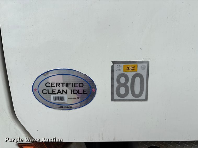 image for item EC8016 2019 Freightliner Cascadia semi truck