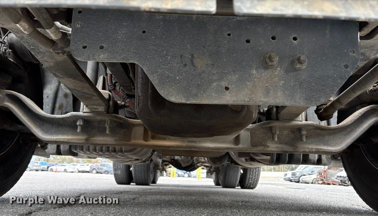 image for item EC8016 2019 Freightliner Cascadia semi truck