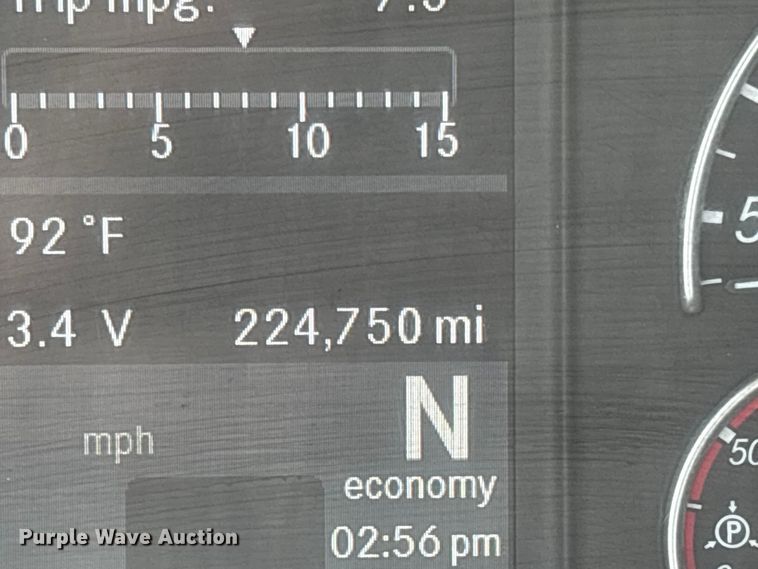 image for item EC8016 2019 Freightliner Cascadia semi truck