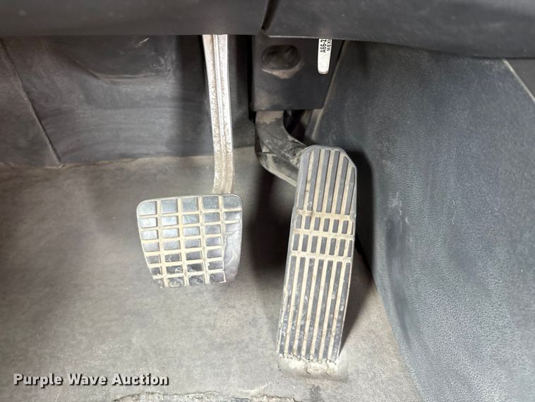 image for item EC8016 2019 Freightliner Cascadia semi truck