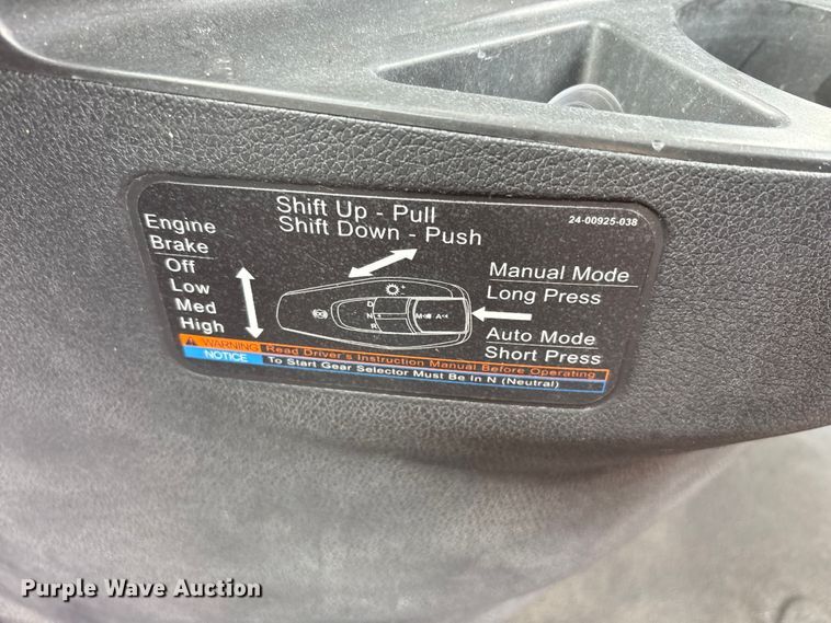 image for item EC8016 2019 Freightliner Cascadia semi truck