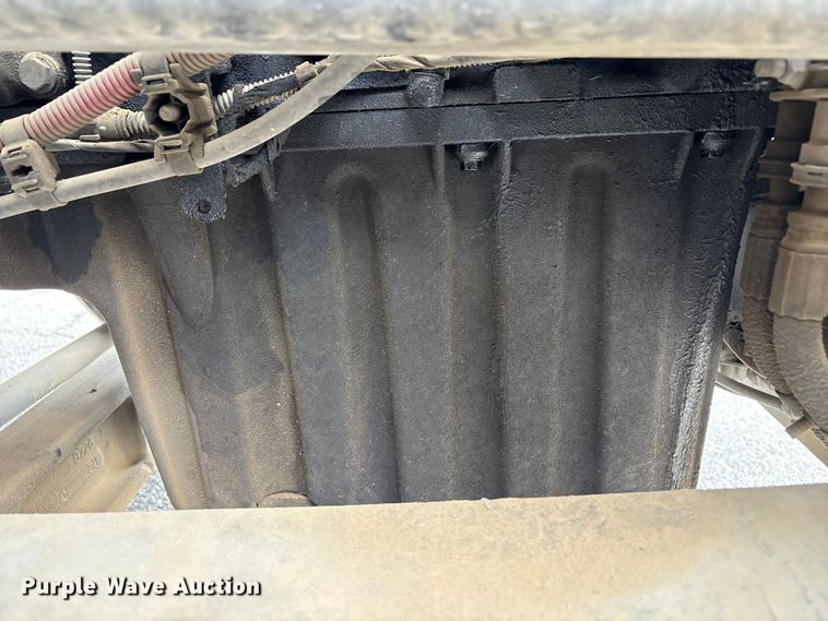 image for item EC8016 2019 Freightliner Cascadia semi truck