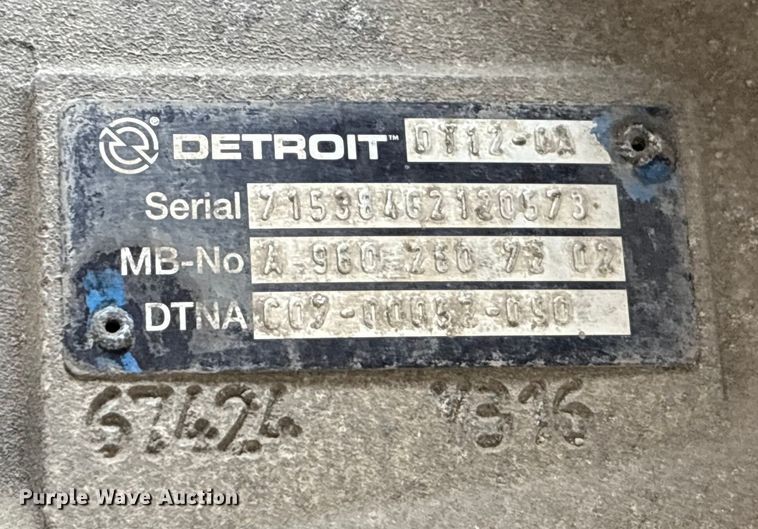 image for item EC8016 2019 Freightliner Cascadia semi truck