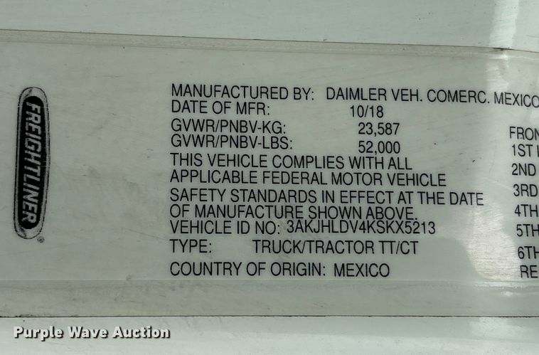 image for item EC8016 2019 Freightliner Cascadia semi truck