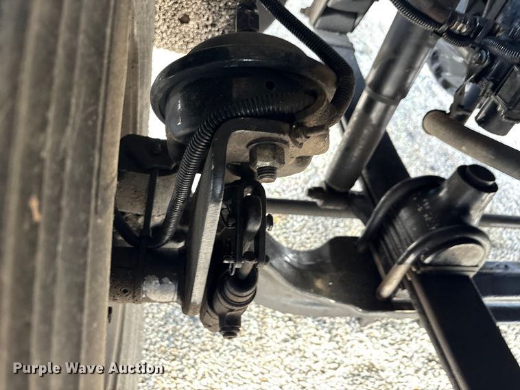 image for item EC8038 2000 Freightliner FLD semi truck