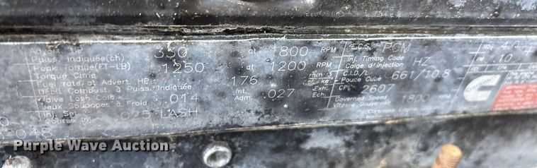 image for item EC8038 2000 Freightliner FLD semi truck