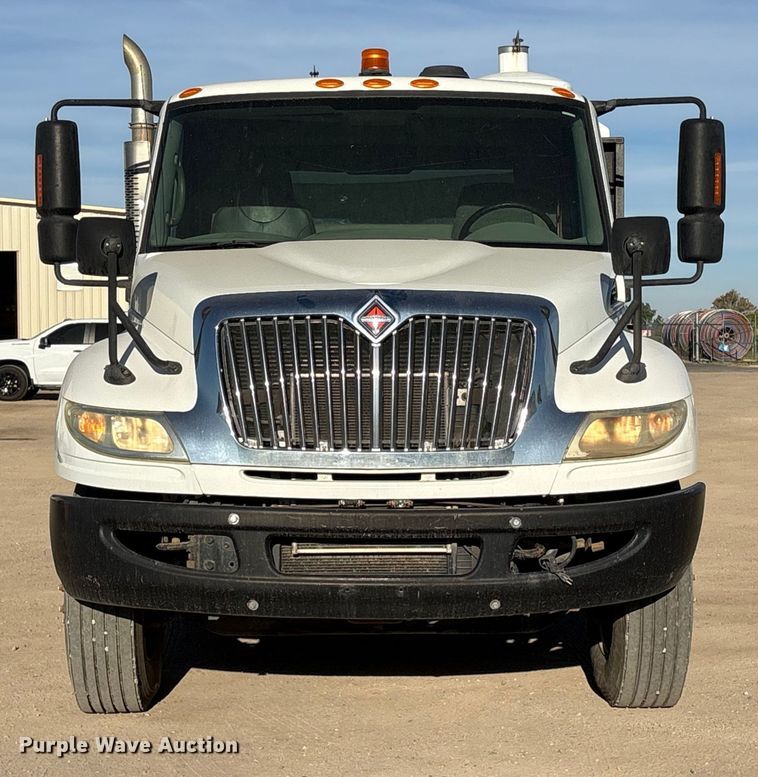 image for item EC8039 2009 International 4400 SBA  vacuum truck