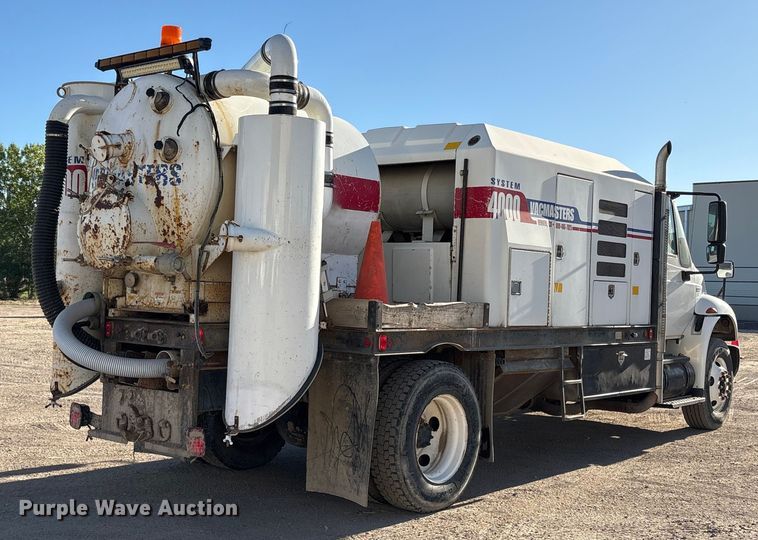 image for item EC8039 2009 International 4400 SBA  vacuum truck
