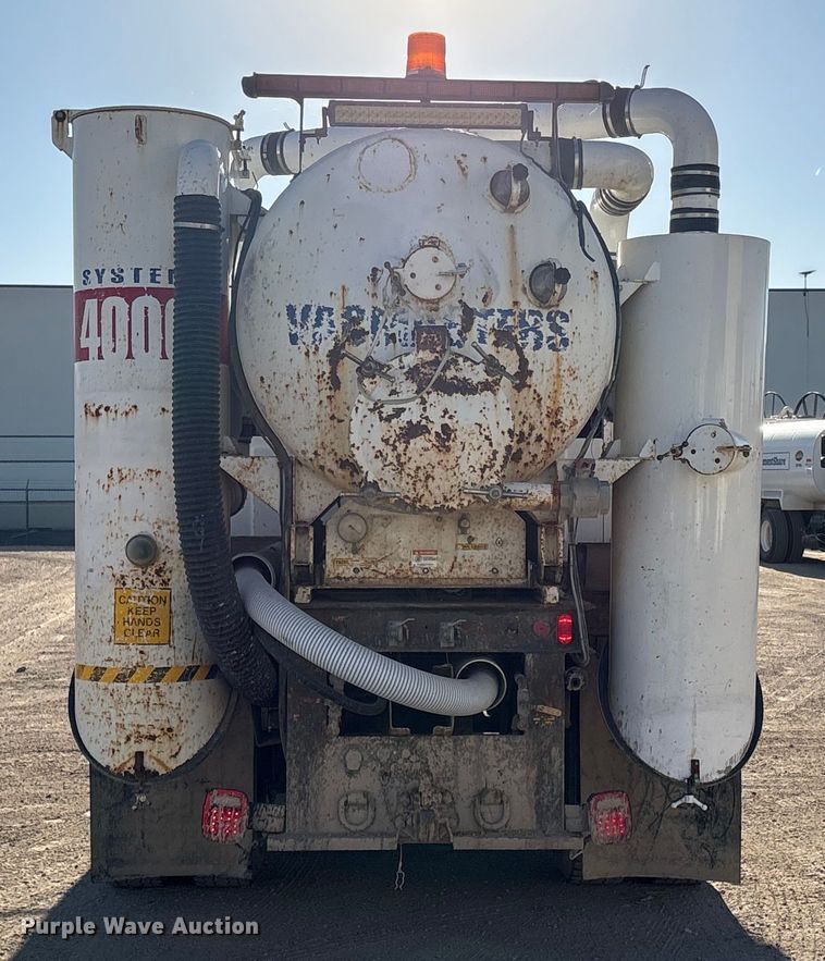 image for item EC8039 2009 International 4400 SBA  vacuum truck