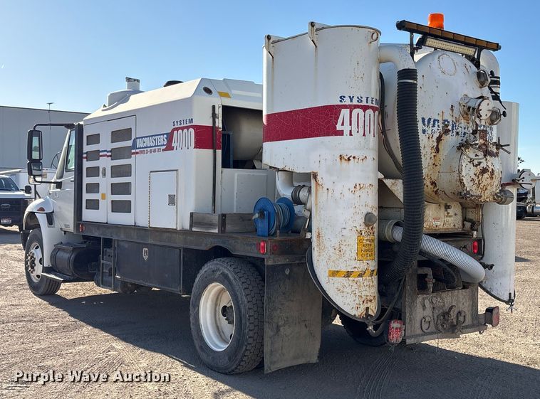image for item EC8039 2009 International 4400 SBA  vacuum truck
