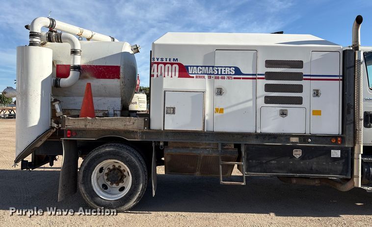 image for item EC8039 2009 International 4400 SBA  vacuum truck
