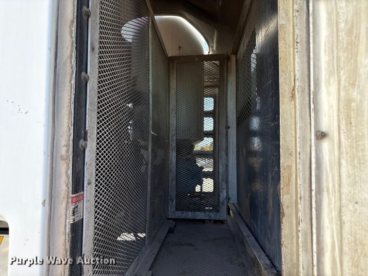 image for item EC8039 2009 International 4400 SBA  vacuum truck