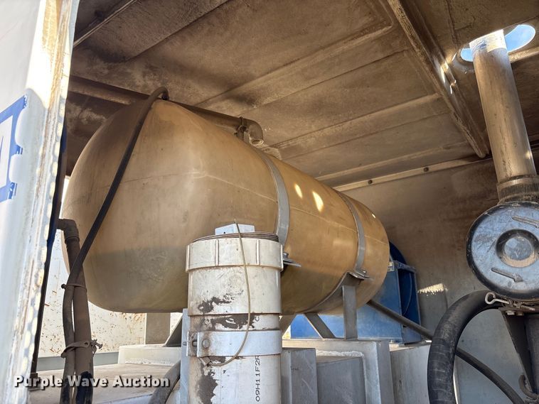 image for item EC8039 2009 International 4400 SBA  vacuum truck