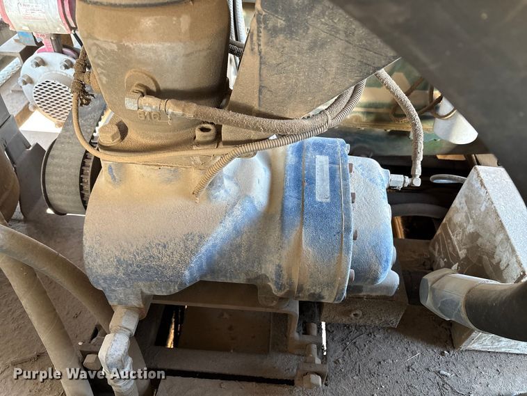 image for item EC8039 2009 International 4400 SBA  vacuum truck