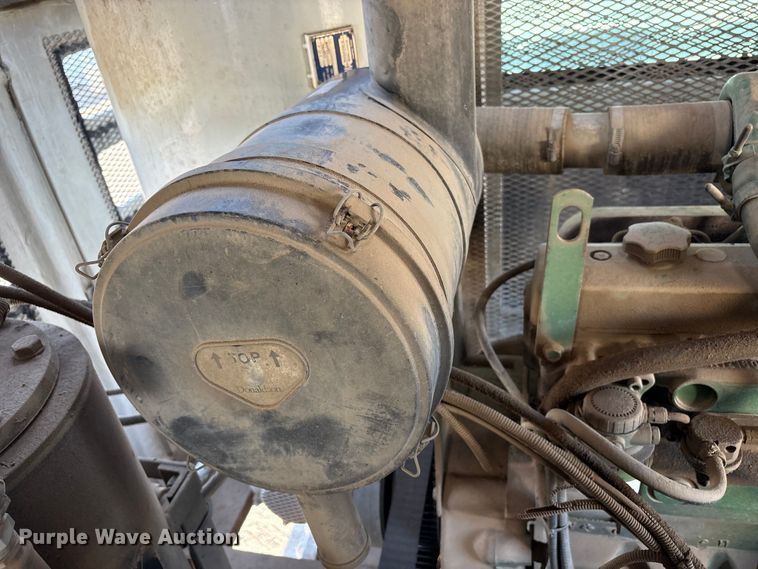 image for item EC8039 2009 International 4400 SBA  vacuum truck