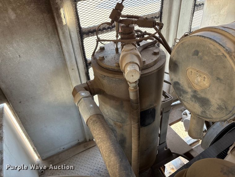 image for item EC8039 2009 International 4400 SBA  vacuum truck