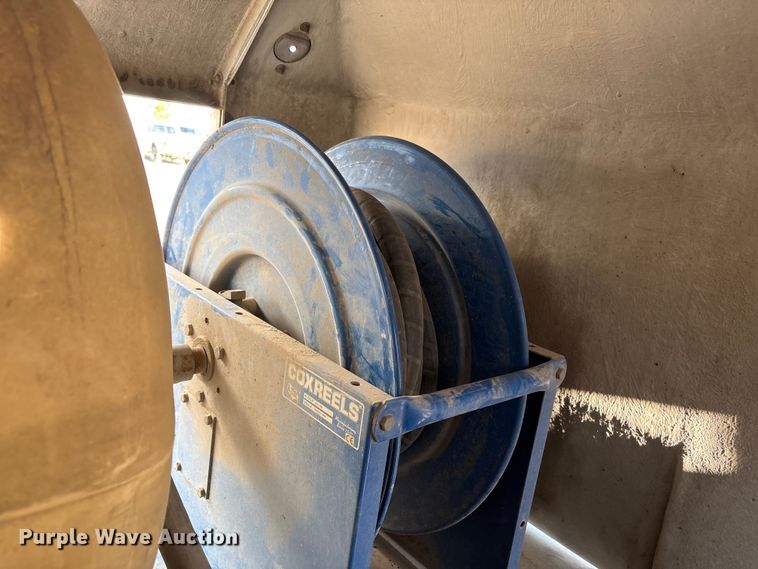 image for item EC8039 2009 International 4400 SBA  vacuum truck