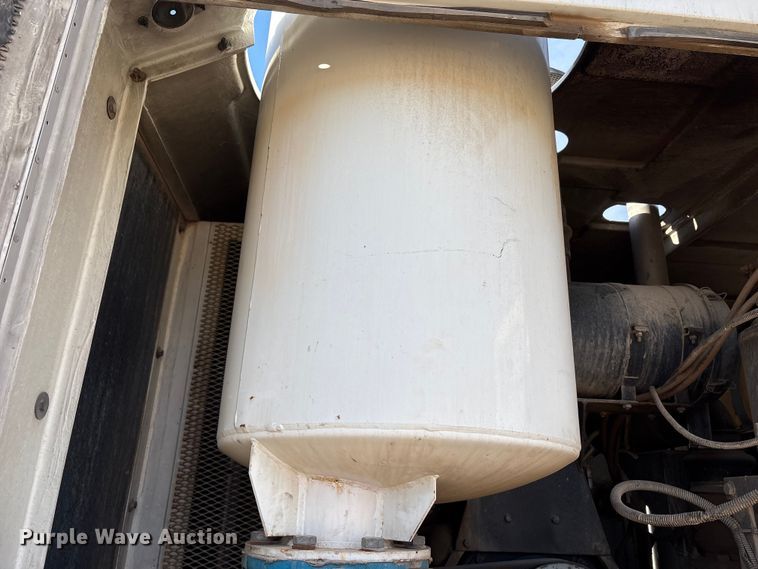 image for item EC8039 2009 International 4400 SBA  vacuum truck