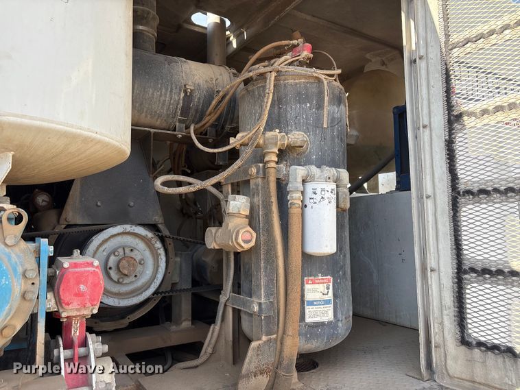 image for item EC8039 2009 International 4400 SBA  vacuum truck
