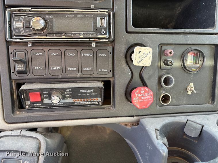 image for item EC8039 2009 International 4400 SBA  vacuum truck