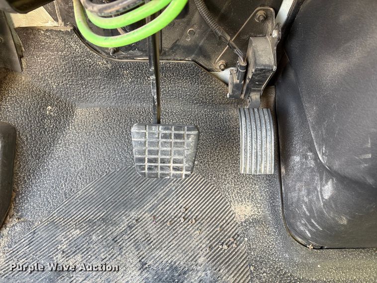 image for item EC8039 2009 International 4400 SBA  vacuum truck